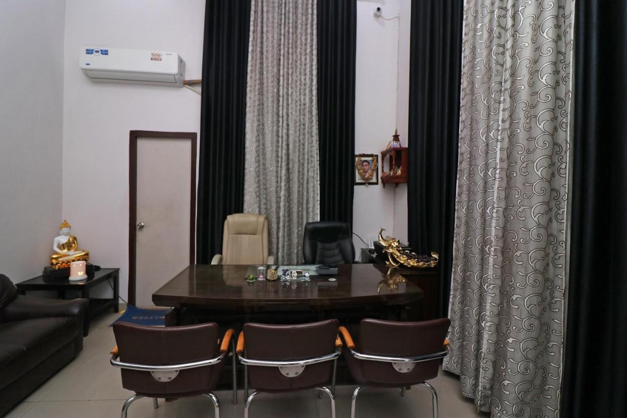 פורי Oyo 62539 Hotel Shree Gopal מראה חיצוני תמונה
